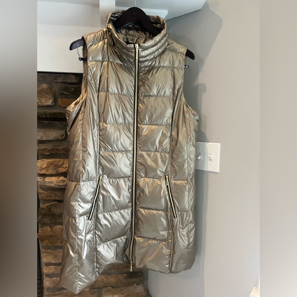 Anorak Filmore Long Puffer Packable Gold Metallic Vest Size Medium NWOT